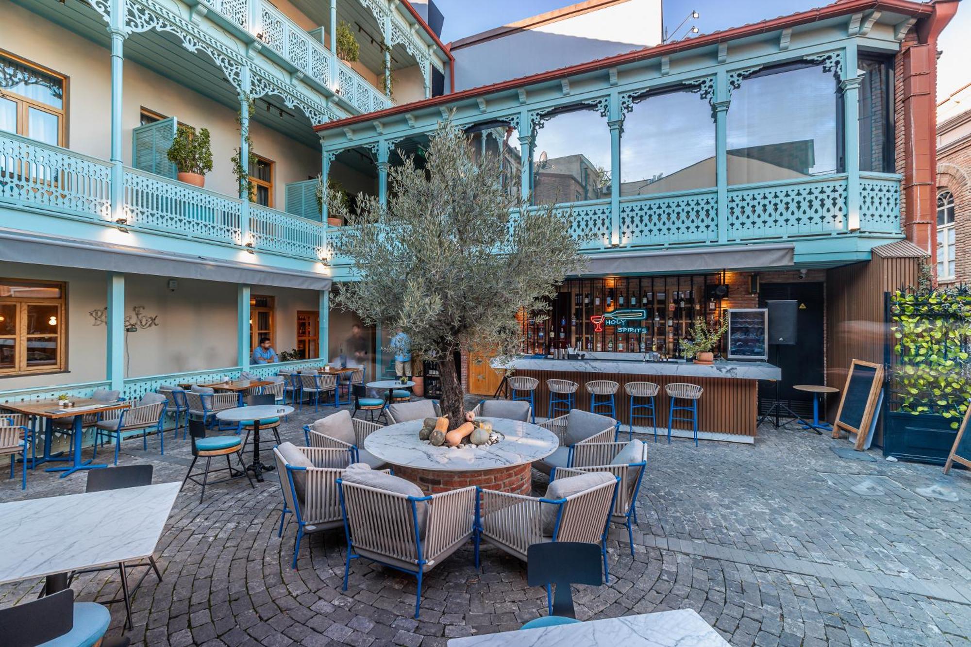 The Blue Fox Hotel Tbilisi ภายนอก รูปภาพ