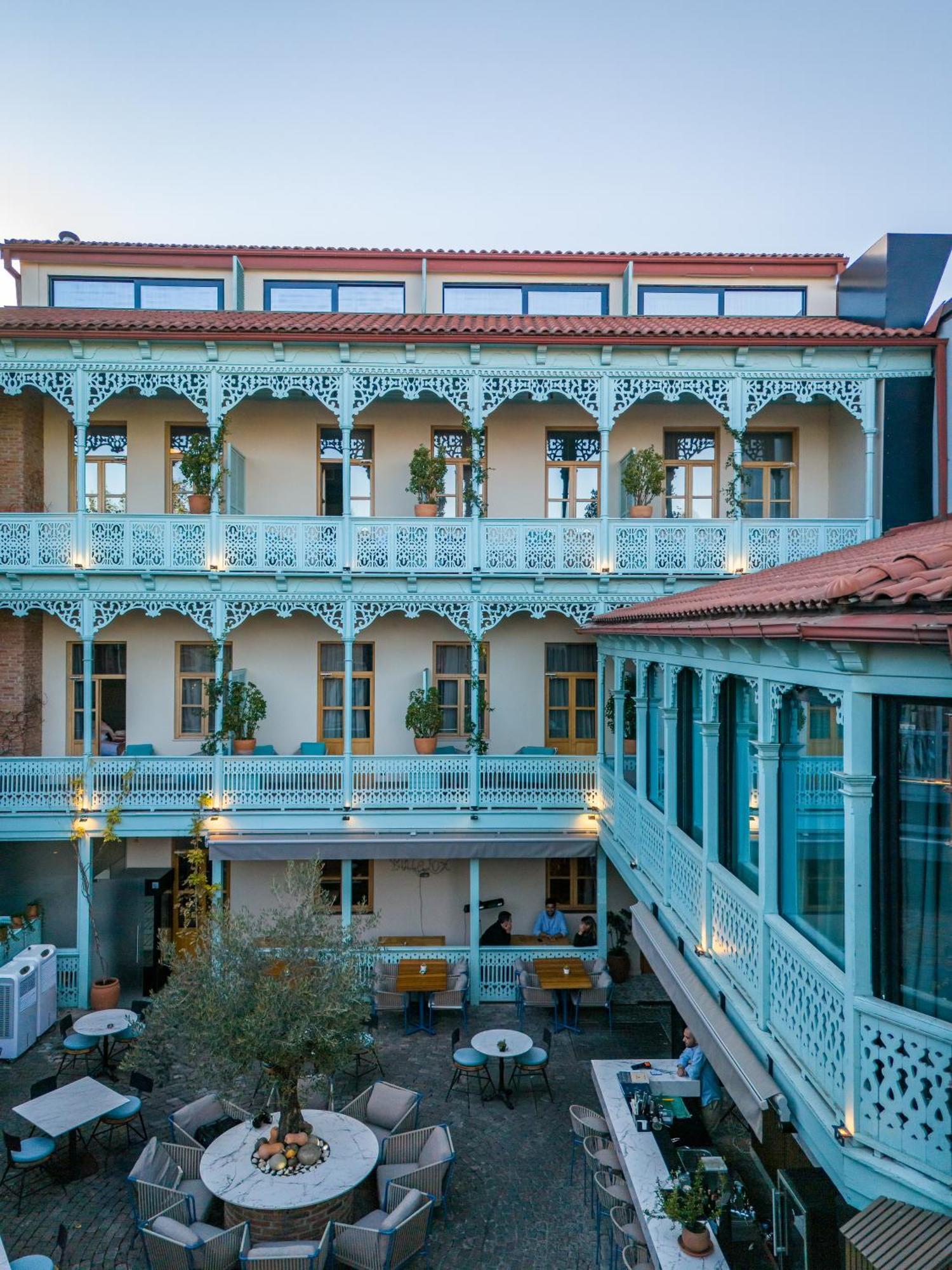 The Blue Fox Hotel Tbilisi ภายนอก รูปภาพ